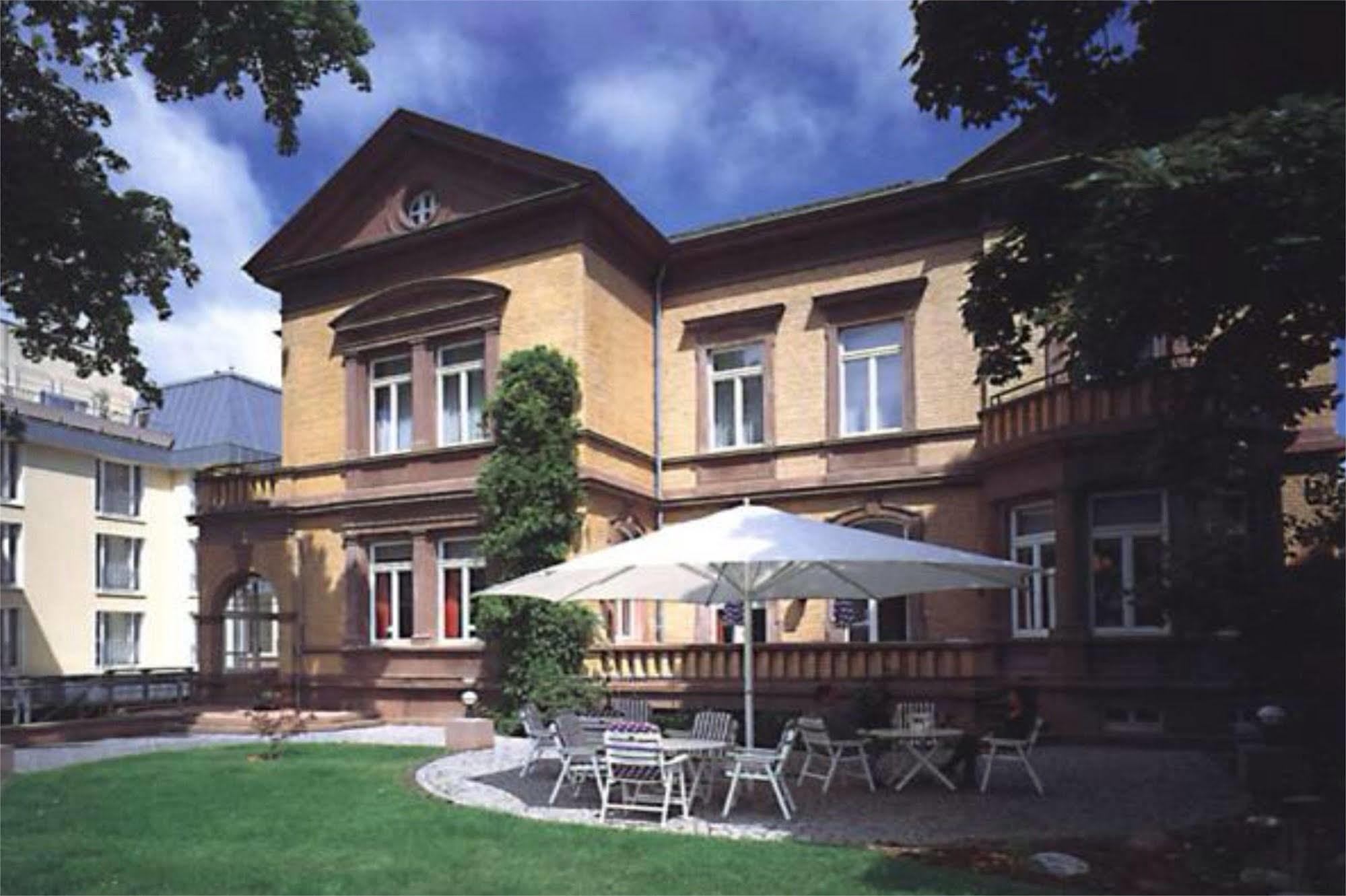 Tryp By Wyndham Hotel Stadtoldendorf Exterior photo